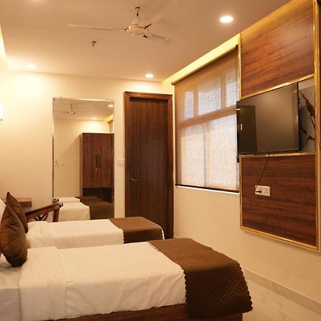 Hotel Golden Palace Lucknow Buitenkant foto