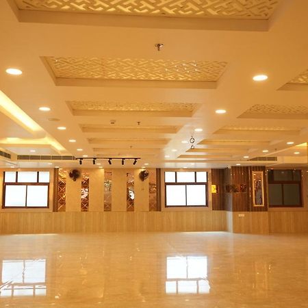 Hotel Golden Palace Lucknow Buitenkant foto