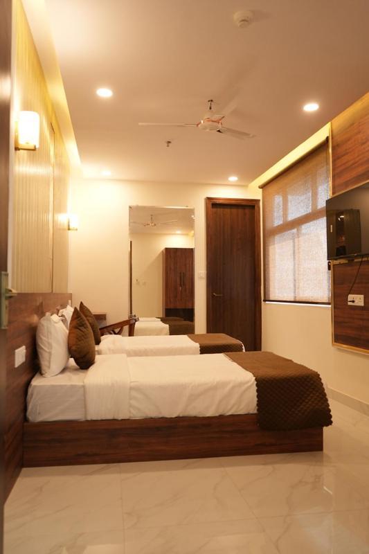 Hotel Golden Palace Lucknow Buitenkant foto