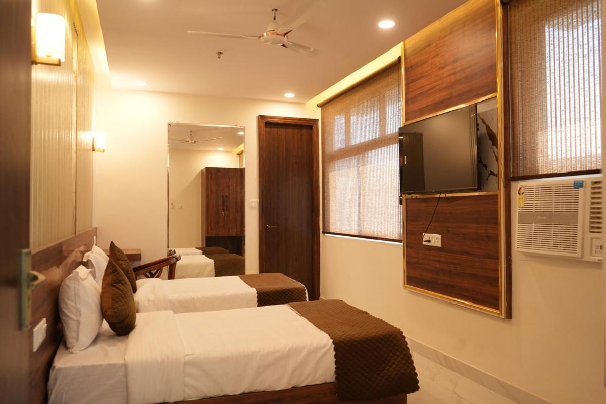 Hotel Golden Palace Lucknow Buitenkant foto