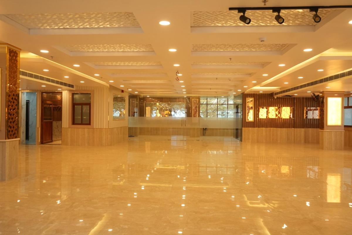 Hotel Golden Palace Lucknow Buitenkant foto