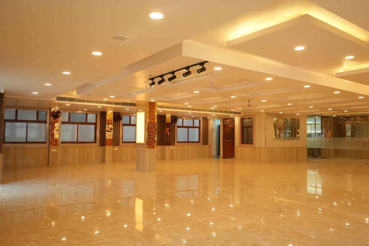 Hotel Golden Palace Lucknow Buitenkant foto