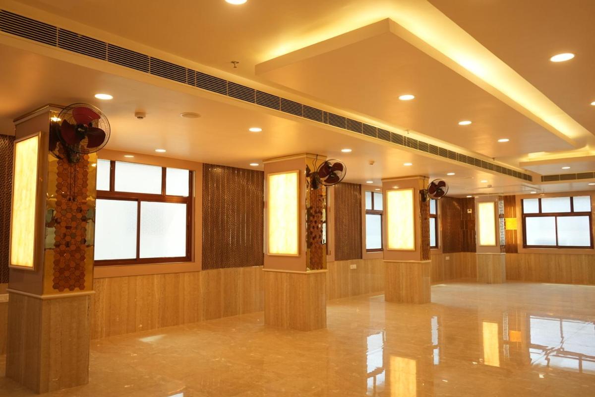 Hotel Golden Palace Lucknow Buitenkant foto